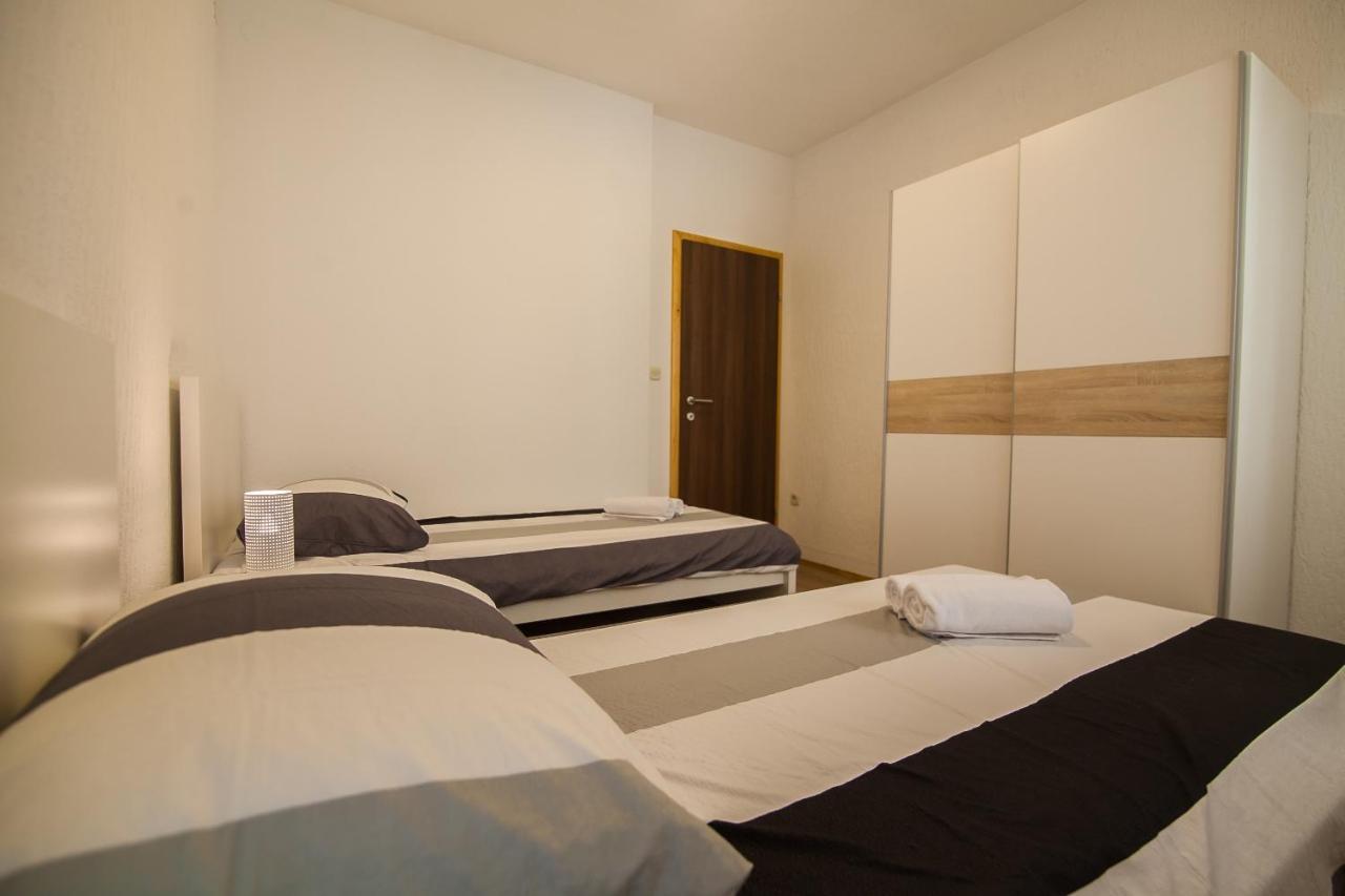 Domus Apartments Bol Extérieur photo