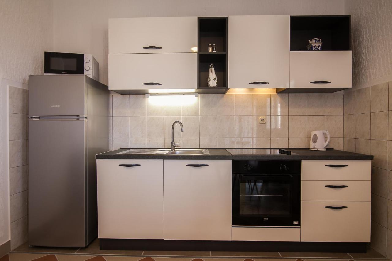 Domus Apartments Bol Extérieur photo