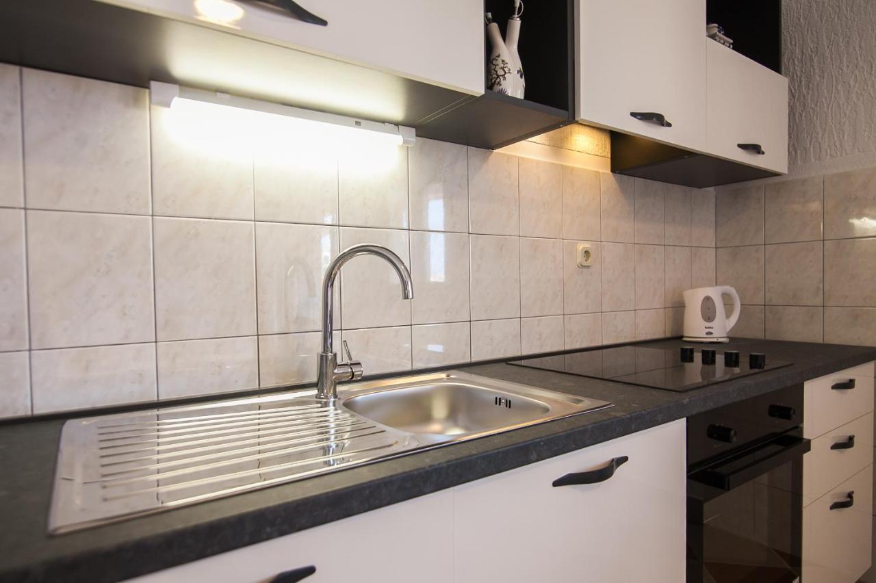 Domus Apartments Bol Extérieur photo