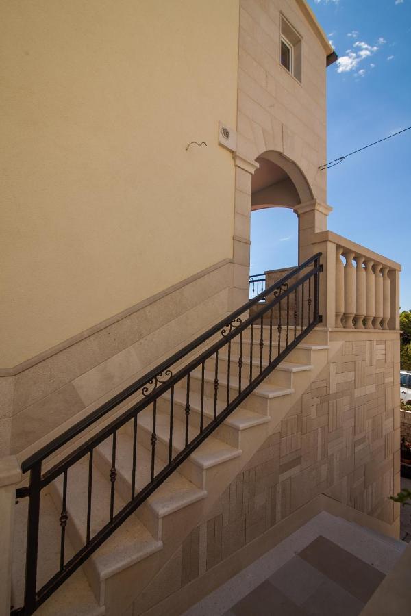 Domus Apartments Bol Extérieur photo