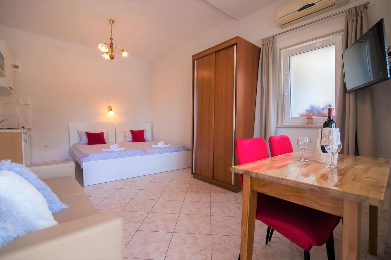 Domus Apartments Bol Extérieur photo