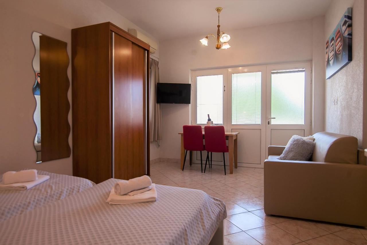 Domus Apartments Bol Extérieur photo