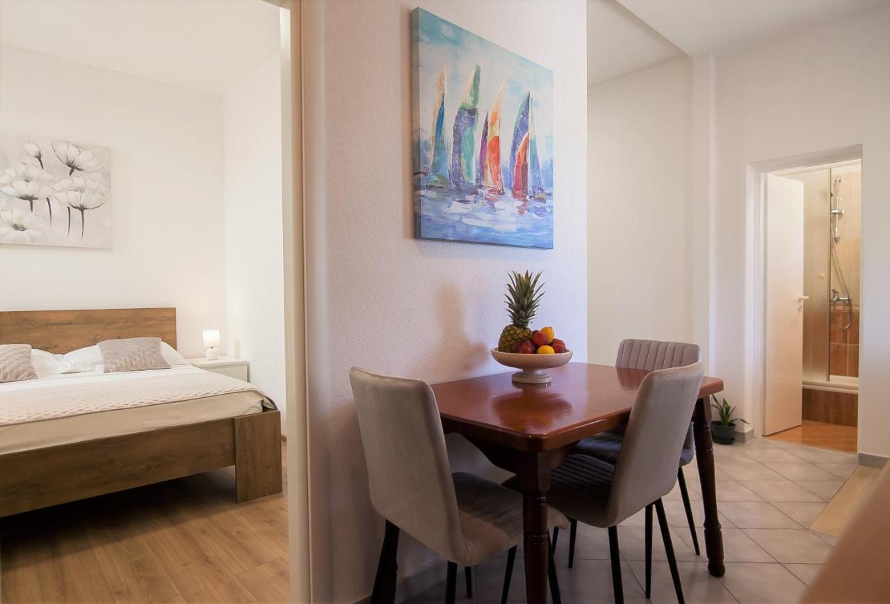 Domus Apartments Bol Extérieur photo
