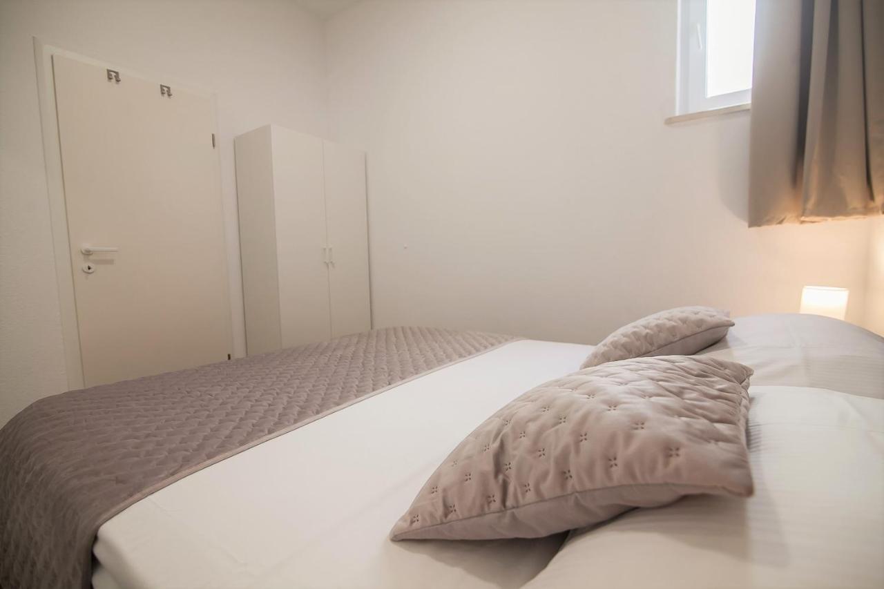 Domus Apartments Bol Extérieur photo
