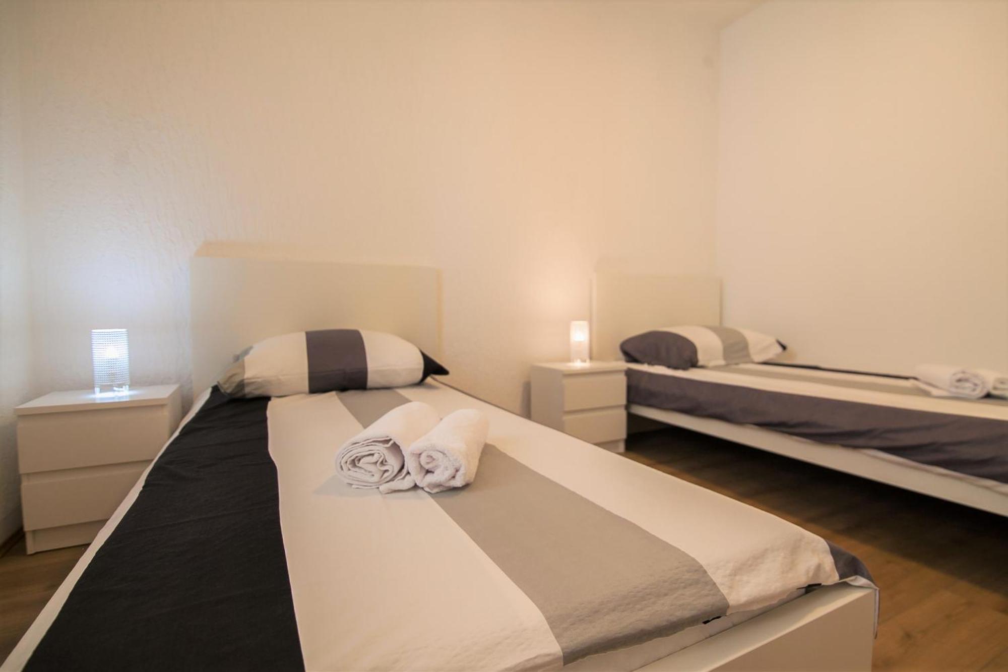 Domus Apartments Bol Extérieur photo