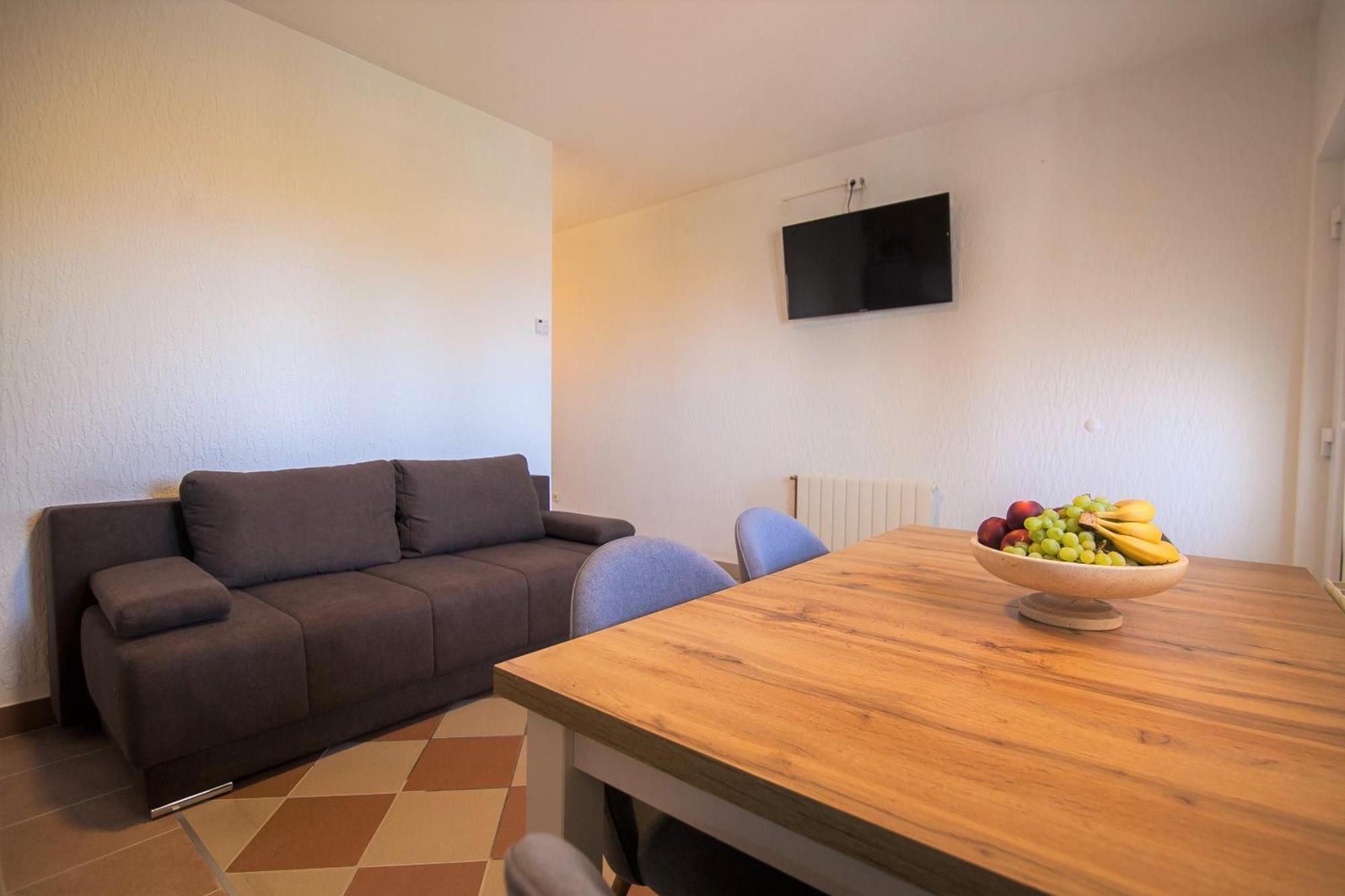 Domus Apartments Bol Extérieur photo